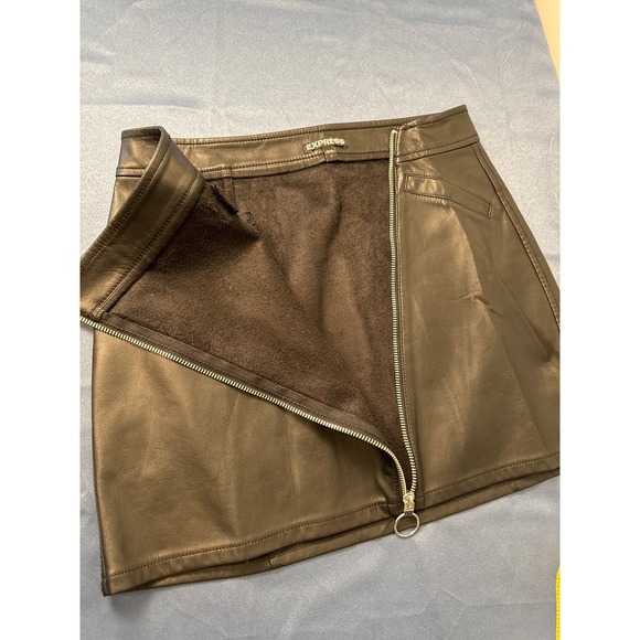 Express Size 4 Black Faux Leather Asymetrical Zip Front Mini Skirt - Picture 9 of 9